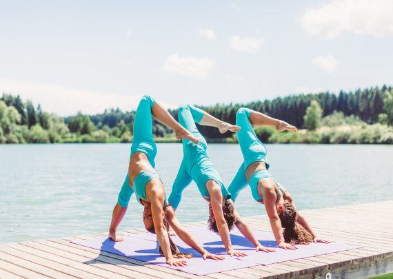 yoga-kurse-bad saulgau-hathayoga-partneryoga-naamyoga-kundalini-bewegung-stretching-heavenonearth-yoga-health-physio-marina-stützle